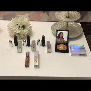 - New! Mac selena collection set